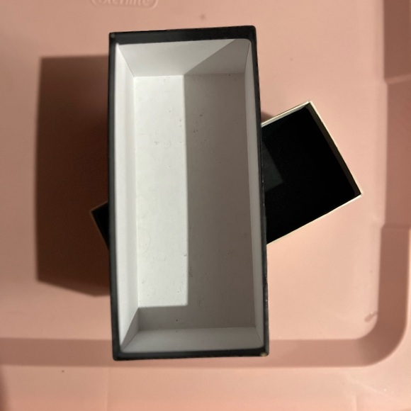 Chanel Coral & Tweed Chain Clover Charm Bracelet plus Box - Picture 12 of 13